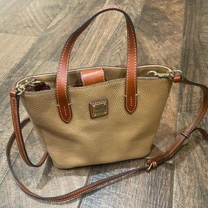 Dooney & Bourke crossbody/satchel